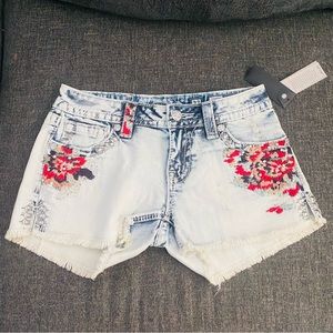 Miss Me Women's Mid-Rise Frayed Hem Distressed Denim Shorts waist 27 signature